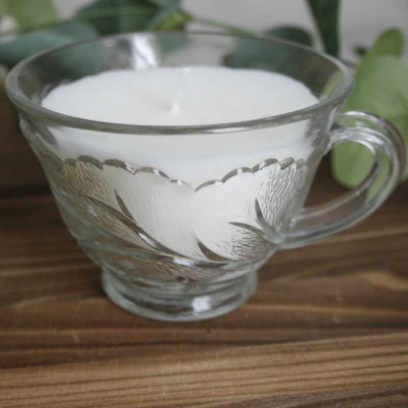 Vintage leaf cup candle